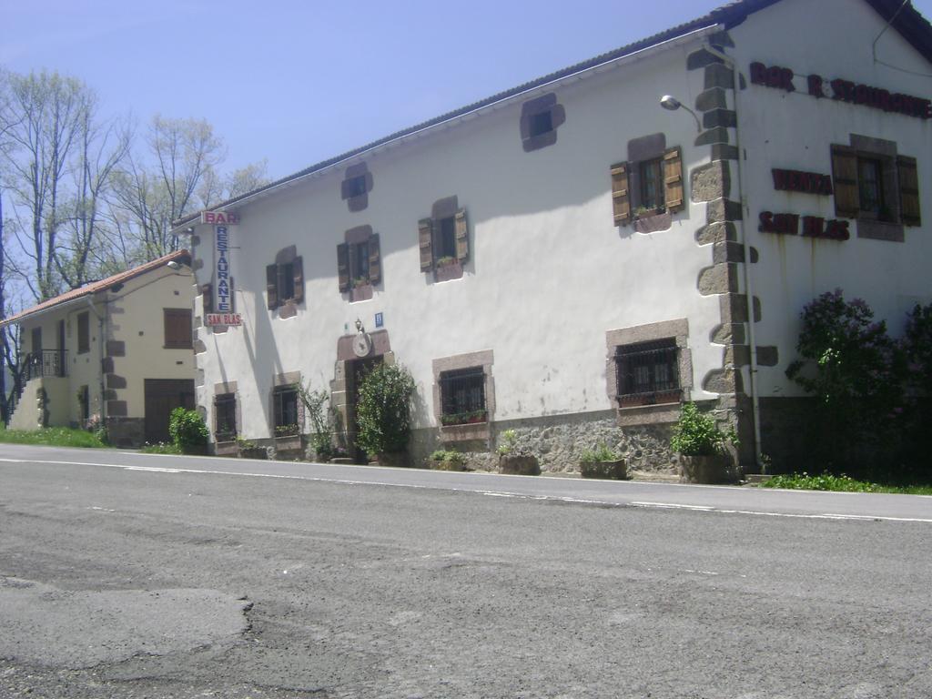 Hostal Venta San Blas Almándoz Kültér fotó